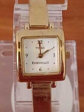 Vintage Ladies TIMEX ESSENTIALS Watch Gold Tone - WORKS!